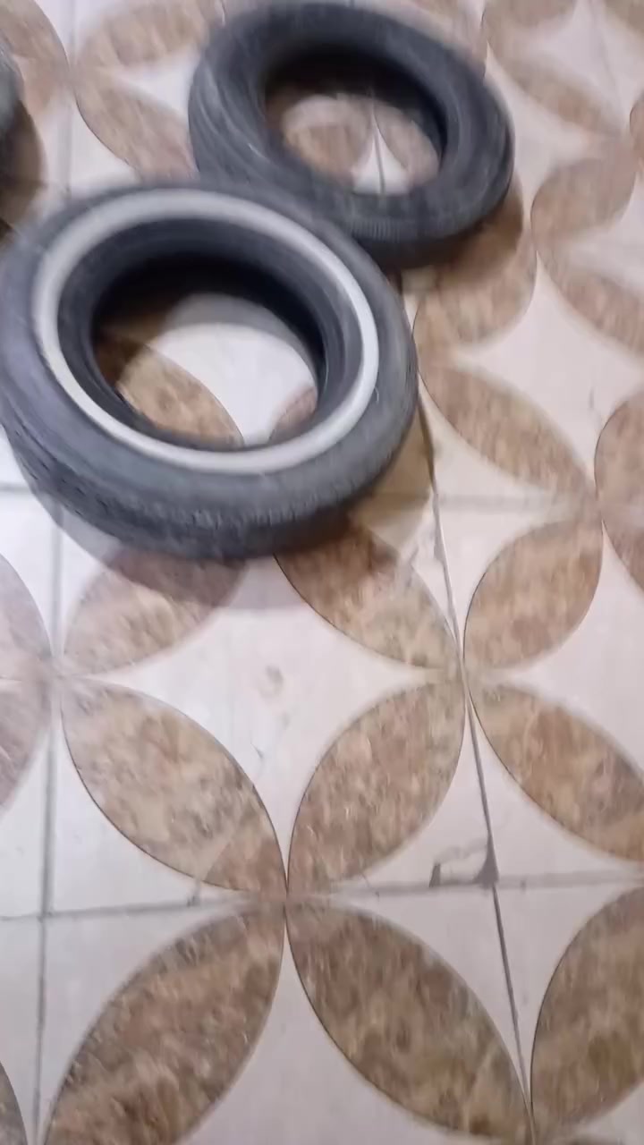 السلام. عليكم تواير ابو الخطه مستخدمات  واحد تحوره تخليه جوب والثاني جيب وشد كبل والثالث تاير ستوته امامي السعر 25 الف كلهن شراي اتصل وبخدمتك *********** العنوان قضاء سوق الشيوخ
