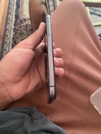 آيفون ١١ • ذاكرة ٦٤ • بطارية ٧٨
