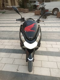 للبيع دراجه pcx ياباني الاصلي نوزل خطين ستان كهربائي حساس ازدحام دراجه...