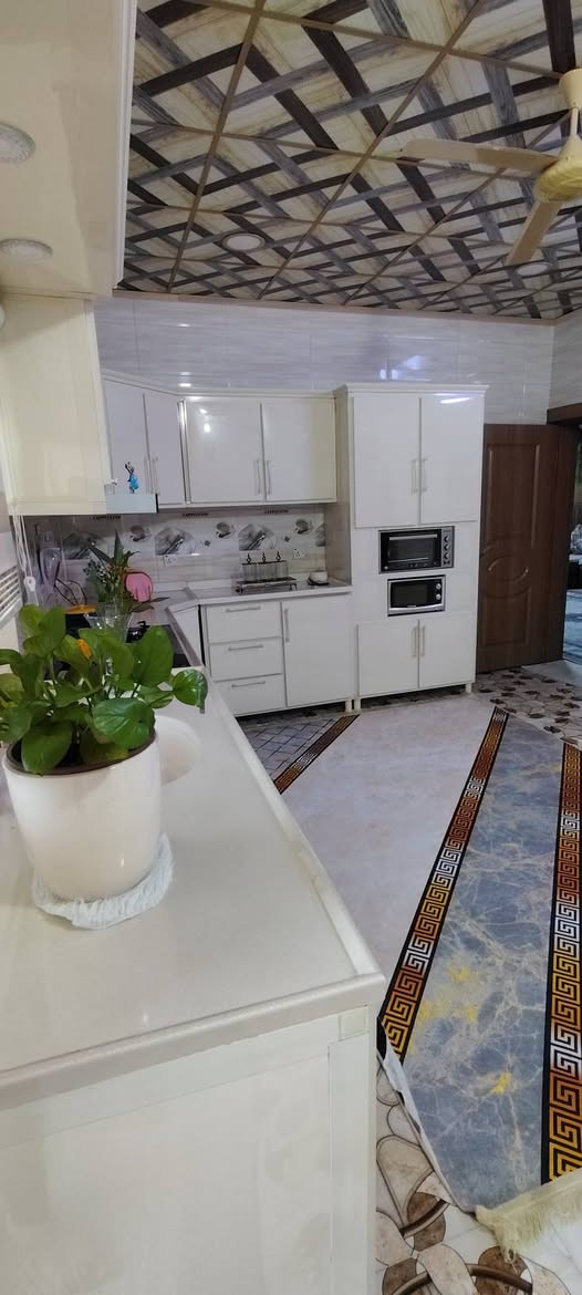 � بيت للبيع – توزيع قائمقام مسجل طابو 🏡
📍 الموقع: امام عباس - فرع سمج مقابيل الموكب

📐 المساحة: 220 متر مربع
📏 الواجهة: 10 متر
📏 العمق: 22 متر

🔹 تفاصيل البيت:

* طابقين
* صالة واسعة
* استقبال
* مطبخ
* غرفتين نوم
* مجموعة صحية
* أرضية سيراميك
* حديقة
* كراج سيارة مسقف
خط مشروع + بئر ماء

,,, طابق الثاني مكون

.غرفة نوم 
استقبال 
صاله +مطبخ
وصحيات 

📞 للاستفسار ع رقم 
***********
