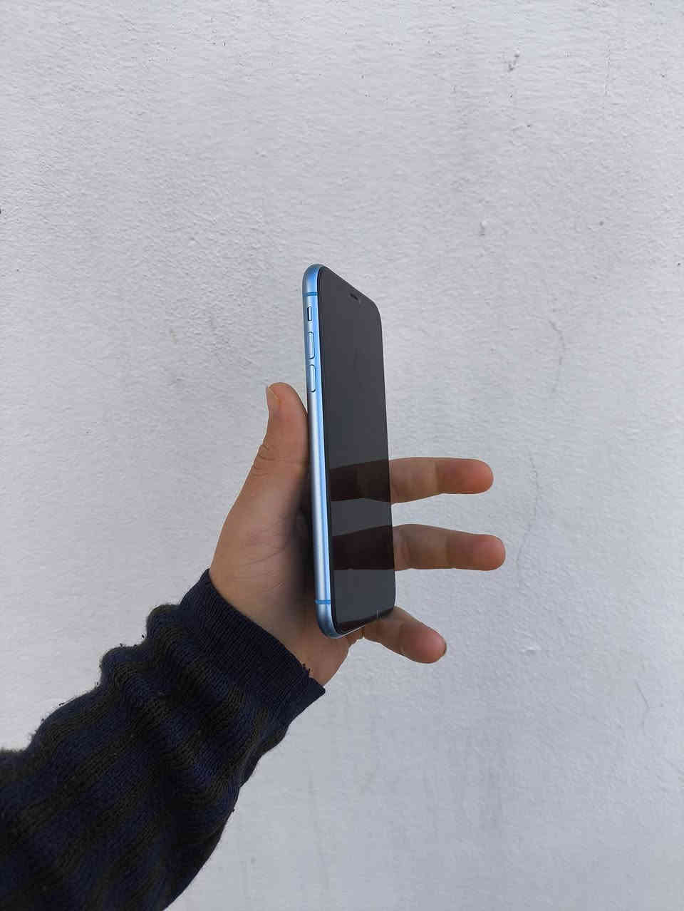 📱 ايفون XR للبيع
💾 الذاكرة: 64GB
🔋 البطارية: 100% (مستبدلة أصلي)

✅ الجهاز شغال 100% بدون أي خلل
🖥️ الشاشة: أصلية مال جهاز
🙂 فيس آيدي شغال طبيعي
📸 الكاميرات: كلهن شغالات تصوير واضح
🔊 الصوت: واضح وقوي
📳 الهزازات: شغالات طبيعي

⚠️ ملاحظة:
الجهاز بي ضربة بالكلاس، وياها سواد خفيف بالشاشة
❗ السواد ما يأثر على الاستخدام ولا يبين أثناء الاستعمال

💰 السعر: 100 ألف
🤝 مجال بسيط للشراي للجادين فقط

📍 الموقع: الموصل – الأيسر
📞 اتصال أو واتساب: ***********
✉️ خاص مفتوح
