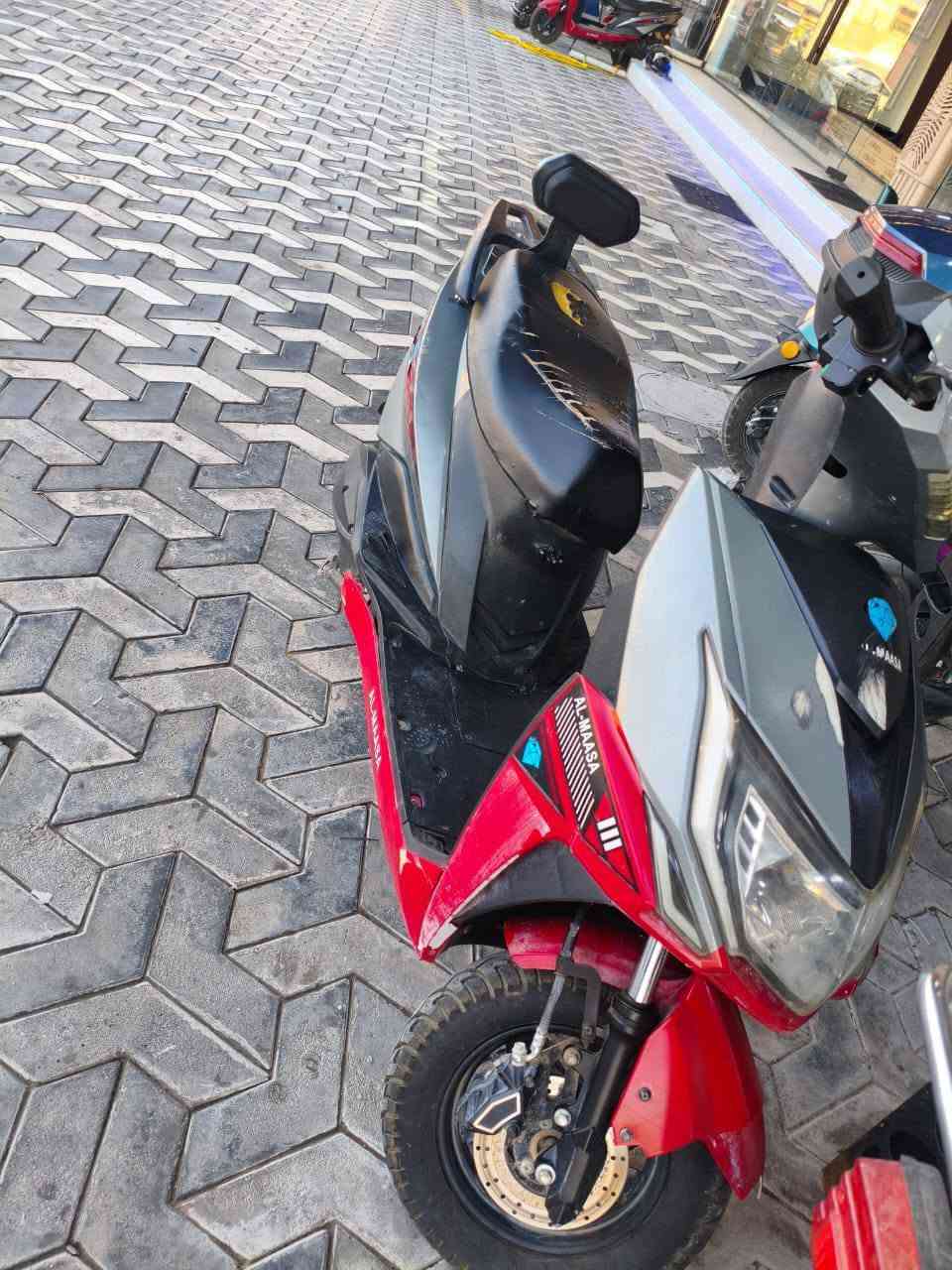 دراجه شحن للبيع 400وبيها مجال بطاريات 2تعبانات ***********مكانه فلوجه
