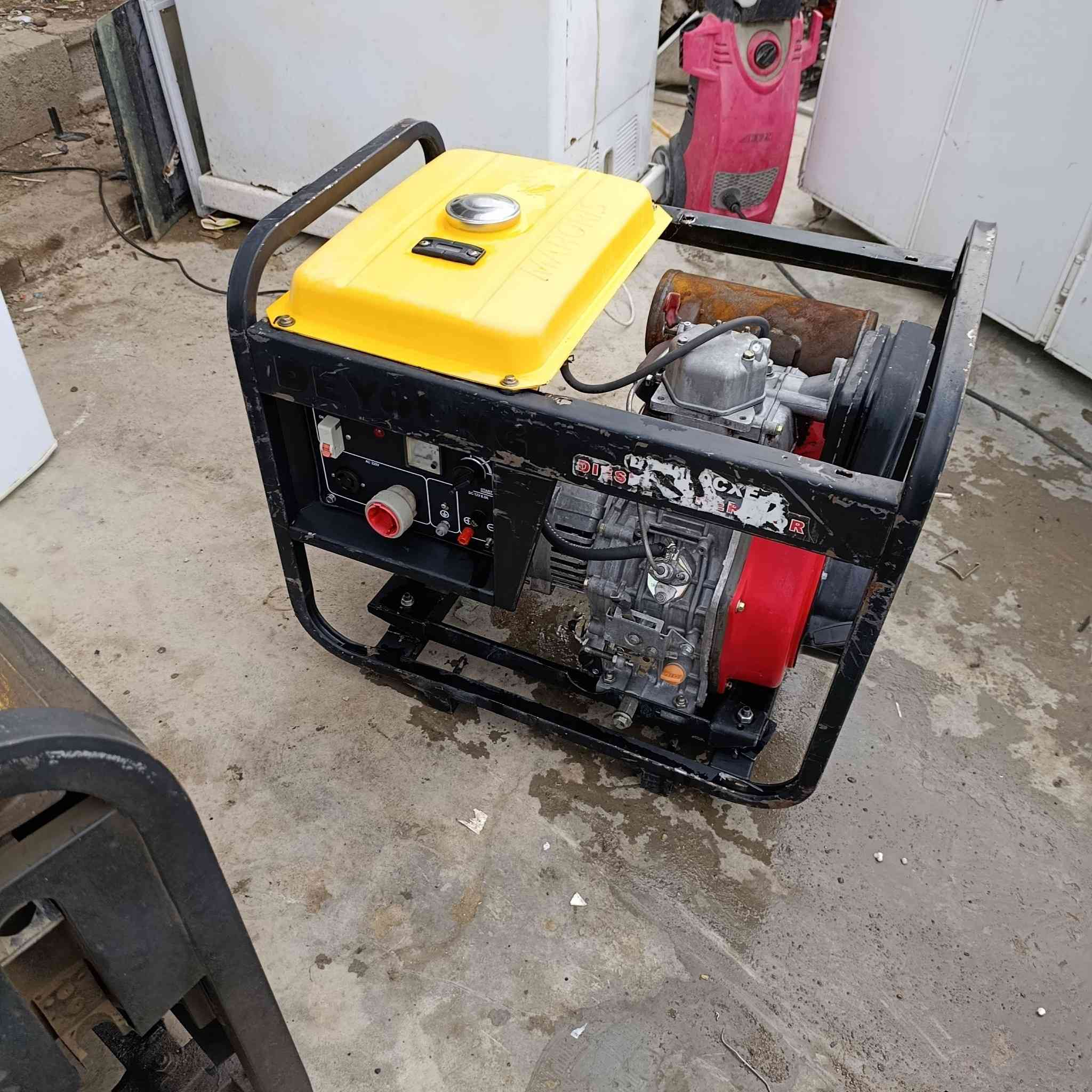 سلاوی خوداتان لێبێت ئەو مۆلیدەی بۆ فرۆشتن مۆلیدەکە هیچ کێشەو مشکیلەی نیە هەر بەرێزێک خوازیارە پەیوەندی بکات یا خود نامە بنێریت  
***********
***********
تێ بینی ناو نیشانم سـۆران بەرزێەوە
