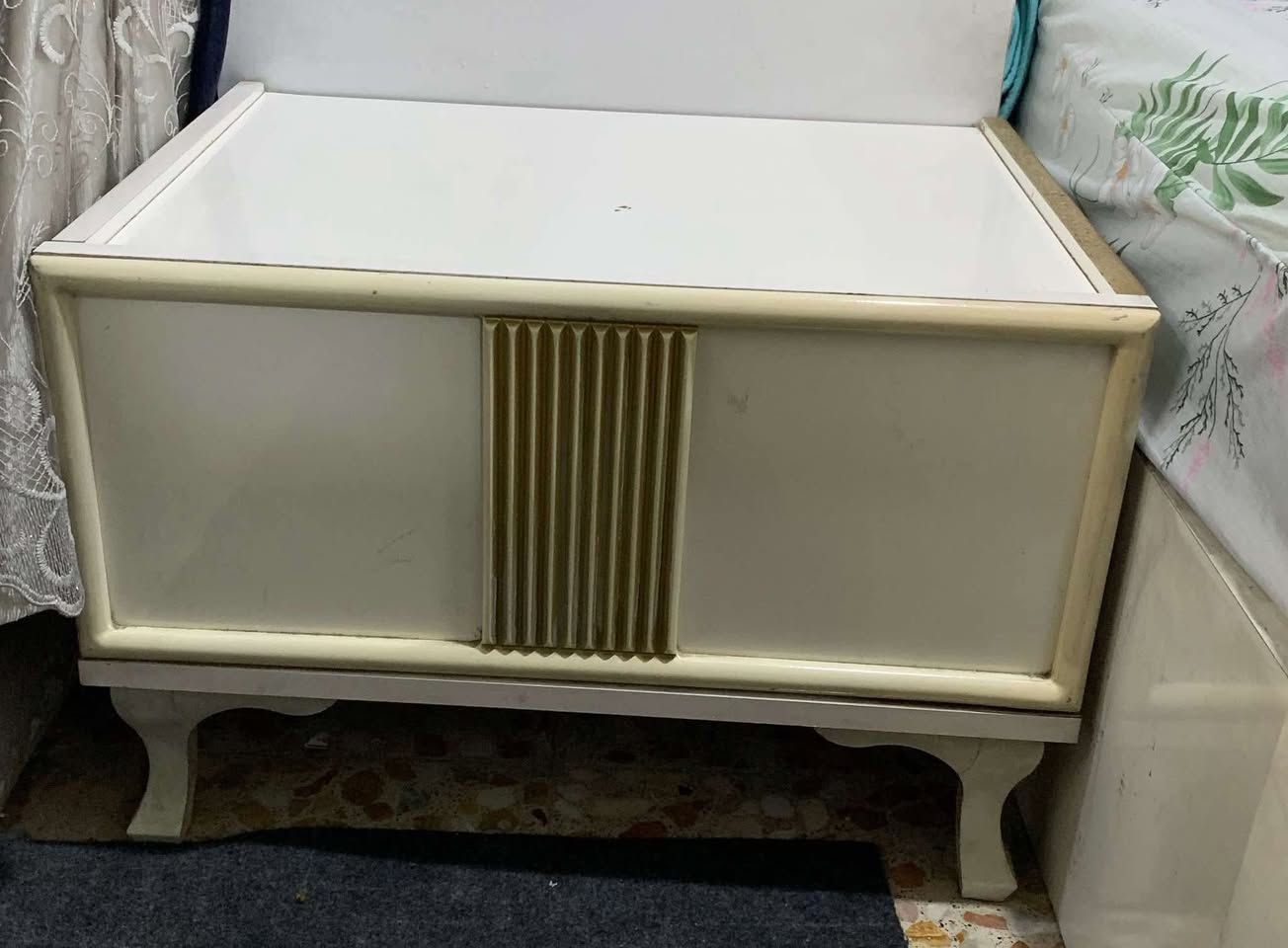 #بيع_مستعجل📌👇🏻
غرفة للبيع (٨) قطع بدون دوشك مثل الصور💯
العنوان #بغداد_الدولعي📍للمزيد مراسلتي✅👍


**إذا كنت صاحب هذا الإعلان وتريد حذفه لأي سبب، رجاءا أرسل رسالة إلى الدعم الفني**