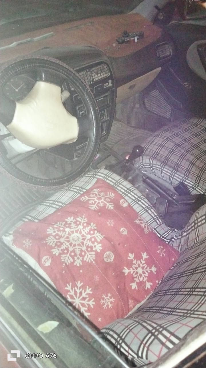 نيسان بريمرة 30$
كير عادي بيه نواقص قليله
*********** مكانه بغداد زيونه
