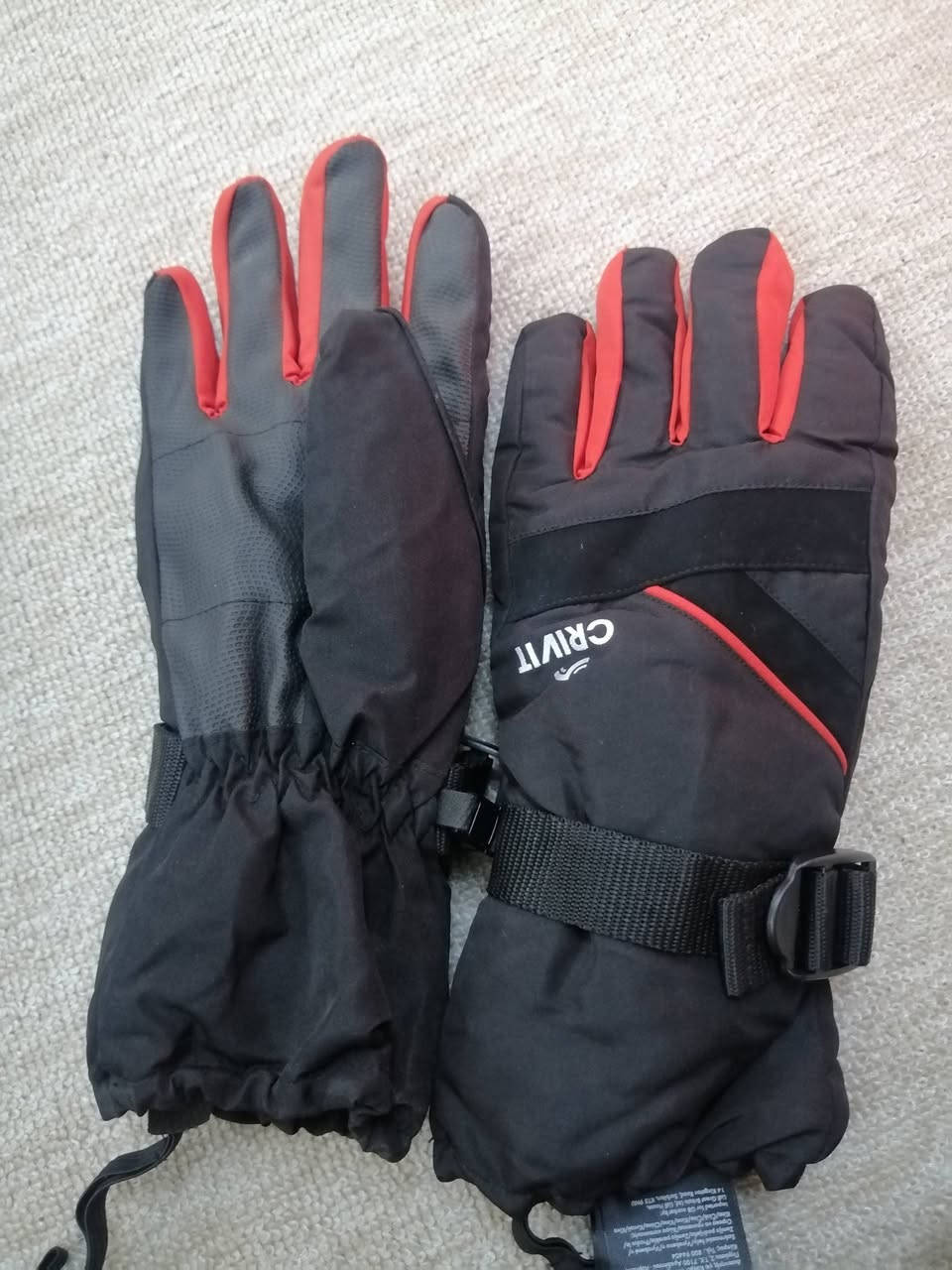 كفوف ماركة اصليه شرط مبطن
شبابي وقناع وجه للبيع.
سعر الكف ٦ الف والقناع ٤ الف.
