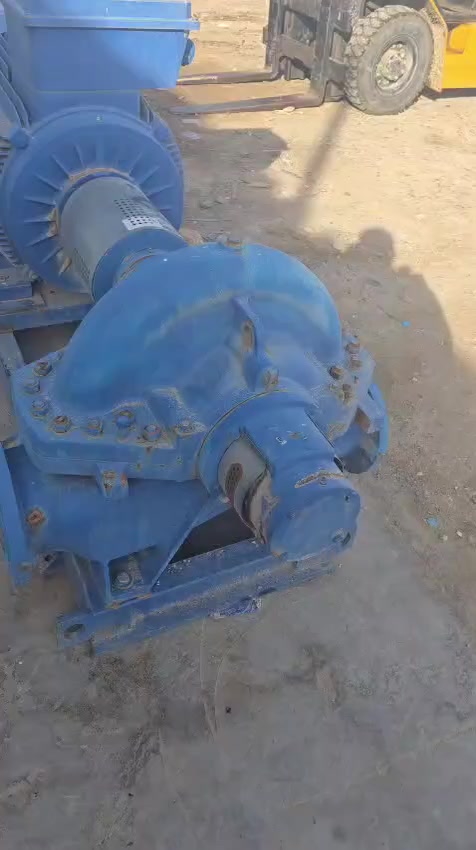 مضخة جديد
القدرة 20 حصان 
صناعة الماني 
المضخة 3ف4 ضغط عالي
ويوجد اكثر من 20 حصان
للتواصل واتساب ***********
***********
