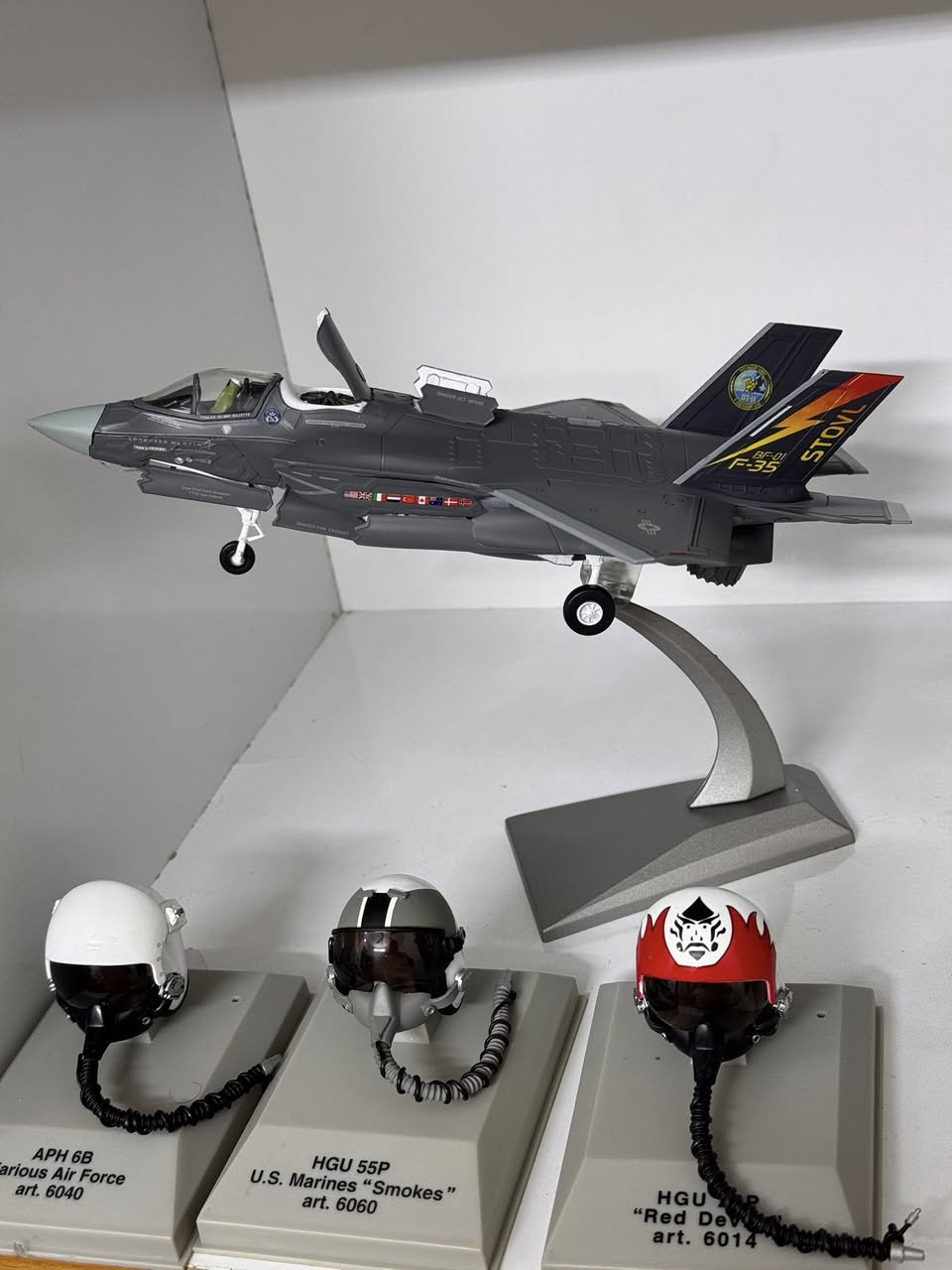 #مجسم_طائرات_حربية  
F14
Su35
Su57
F35
Sr blackbird 
B52
B2
B1
Tu160
Tu95
Mig21
Mig29
F16
J10
Mq1
دوغلاس اس بي دي 
يوروفايتر
Y20 
F18
F117
Sea harrir
F22


**إذا كنت صاحب هذا الإعلان وتريد حذفه لأي سبب، رجاءا أرسل رسالة إلى الدعم الفني**