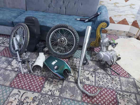 سلام عليكم
تعميره بدون شاصي فقط اغراض محرك رابيدو مبدل بستم فقط 
مكاني رفاعي 
سعر اتصال
***********
