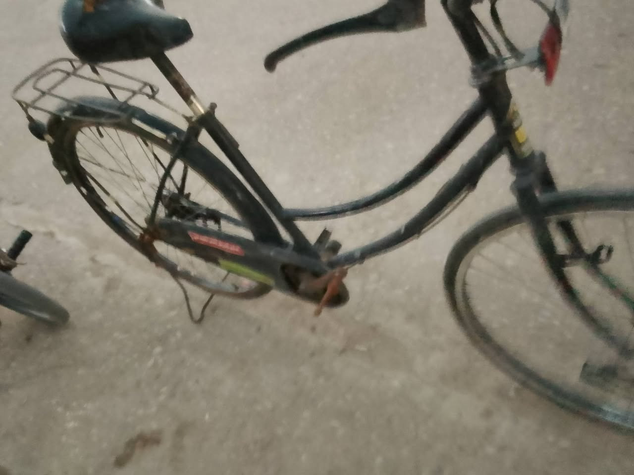 سلام عليكم شباب بايسكل متروك البيع حجم 26 البيع بي بنجر وره ويا مداكر ودرع سعر 35 وبي مجال مكاني ميسان يريده يجي خاص


**إذا كنت صاحب هذا الإعلان وتريد حذفه لأي سبب، رجاءا أرسل رسالة إلى الدعم الفني**