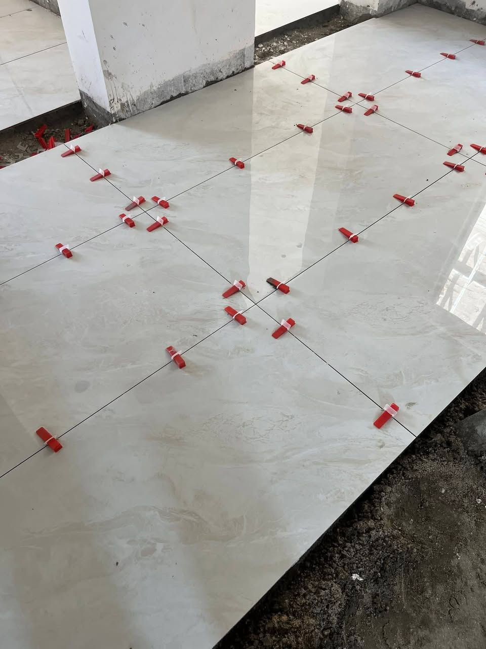 السلام عليكم اخواني الأعزاء
كادر مصري مختص في تطبيك السيراميك 
امانه الله شغل درجة أولى 
رقم الهاتف: ‭0774 790 8350‬
