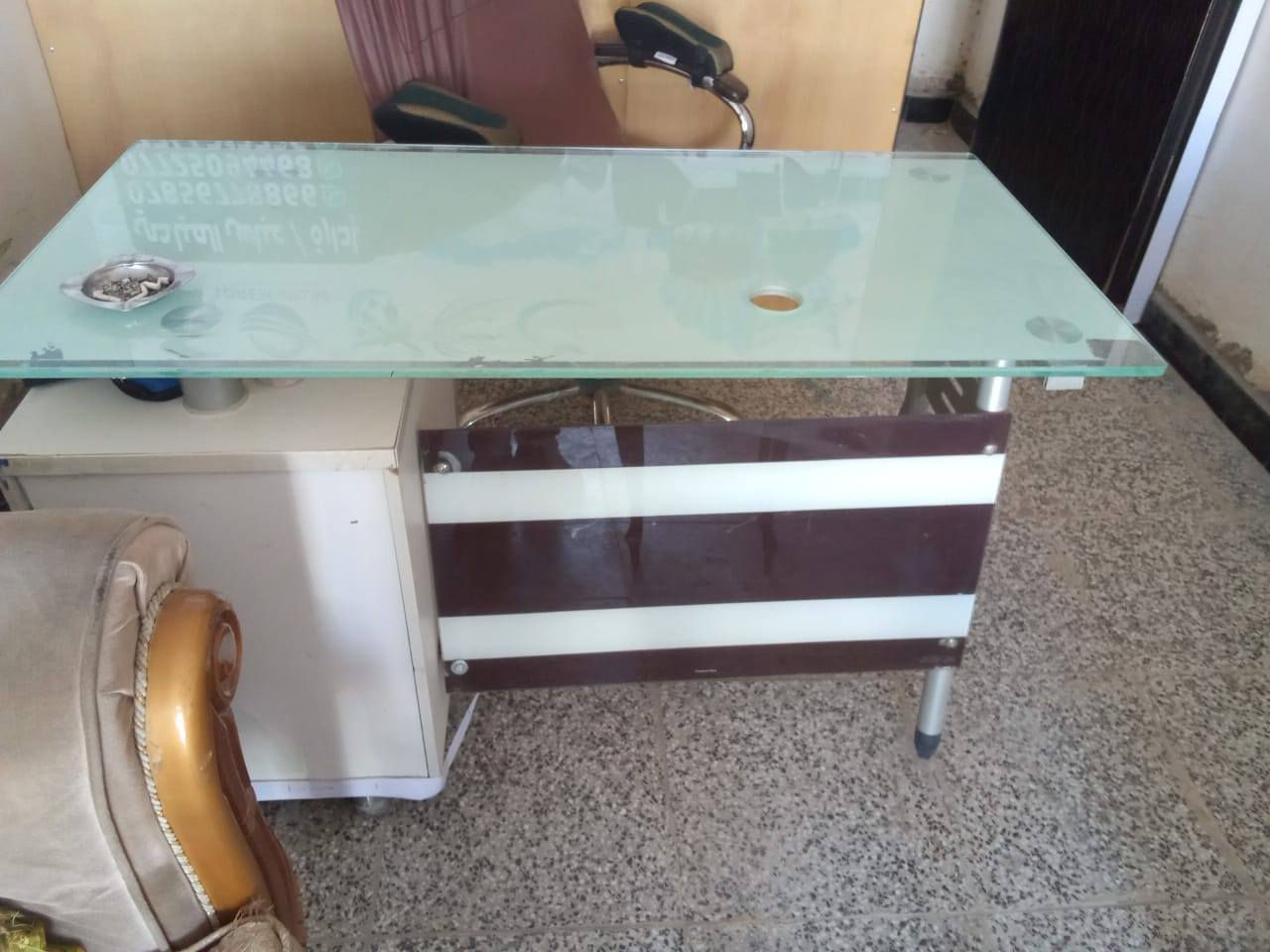 السلام عليكم تخم قنفات 10 مقاعد السعر 175 اوبي مجال ميز مكتبي زجاج السعر 50 الف كرسي دوار 35 الف طبلات خشب عدد 2 السعر 10 آلاف دينار
الاتصال على الرقم 
***********
العنوان سبع البور منطقه 4000
