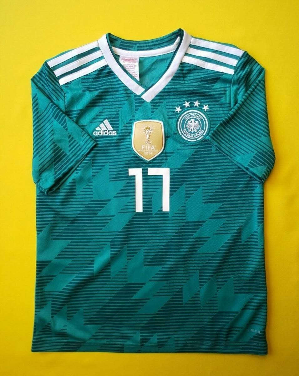 منتخب ألمانيا الاحتياطي (Away) لعام 2018 من إنتاج شركة أديداس.اسم اللاعب ورقم: يحمل القميص اسم "REUS" والرقم "11" الخاص باللاعب ماركو رويس قياس Mقلب راهي يلبسL


**إذا كنت صاحب هذا الإعلان وتريد حذفه لأي سبب، رجاءا أرسل رسالة إلى الدعم الفني**