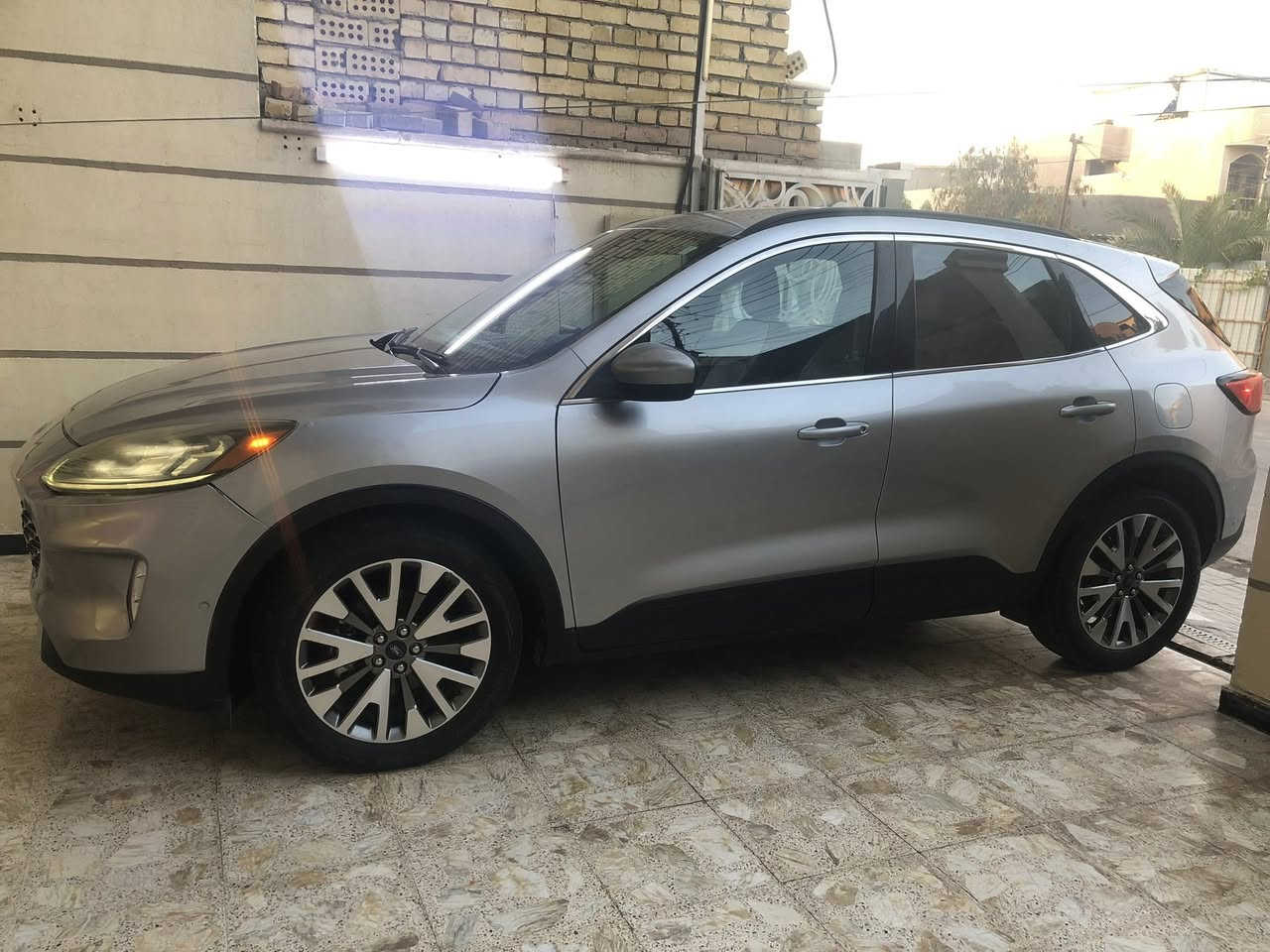 Ford ESCAPE titanium 2021 2500 هايبرد
فول مواصفات✨

✅محرك 2500 حجم مرغوب 
✅ محرك أربع سلندر مرغوب 

✅ دبل إكسل بخمس وضعيات قياده

✅كود باب Door code

✅بصمة شغال

✅تشغيل عن بعد

✅ كوشن جلد

✅كوشن تدفئة + خزن ميموري 

✅ سكان هيتَر

✅ گيج الكتروني

✅ صندوق جك 

✅ بريك بصمة أوتو هولد Auto hold

✅نظام إيقاف وتشغيل المحرك التلقائي عند التوقف Auto start-stop

✅رادار امامي مع نضام مثبت سرعة زكي Adaptive cruise control 

✅نظام المساعدة في البقاء داخل المسار Lane keeping

✅باب صندوق خلفي يفتح تلقائيا بالقدم Hands-free 

‏lift-gate

✅ ماشي 55 الف ميل

✅حادثها خشم البنيد مع الدعامية الصور مرفقه ويه المنشور 

✅گير و محرك شرط

✅سياره رقم بغداد باسمي تحويل مباشر

📍مكان بغداد.
 ***********  للاستفسار اتصل
