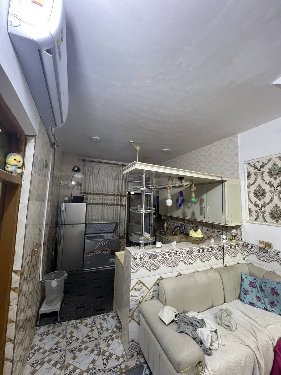 دار مساحة 100م خط اول يبعد عن الشارع العام 300م فقط بشارع تبليط واناره ليله وماء خطين وكهرباء خطين مولد ذهبي مرقم من قبل البلديه السعر33معه المجال العنوان شارع الصب مقابيل ملحق قرية الغدير عمود 327للأستفسار اكثر اتصل او واتساب 

***********
