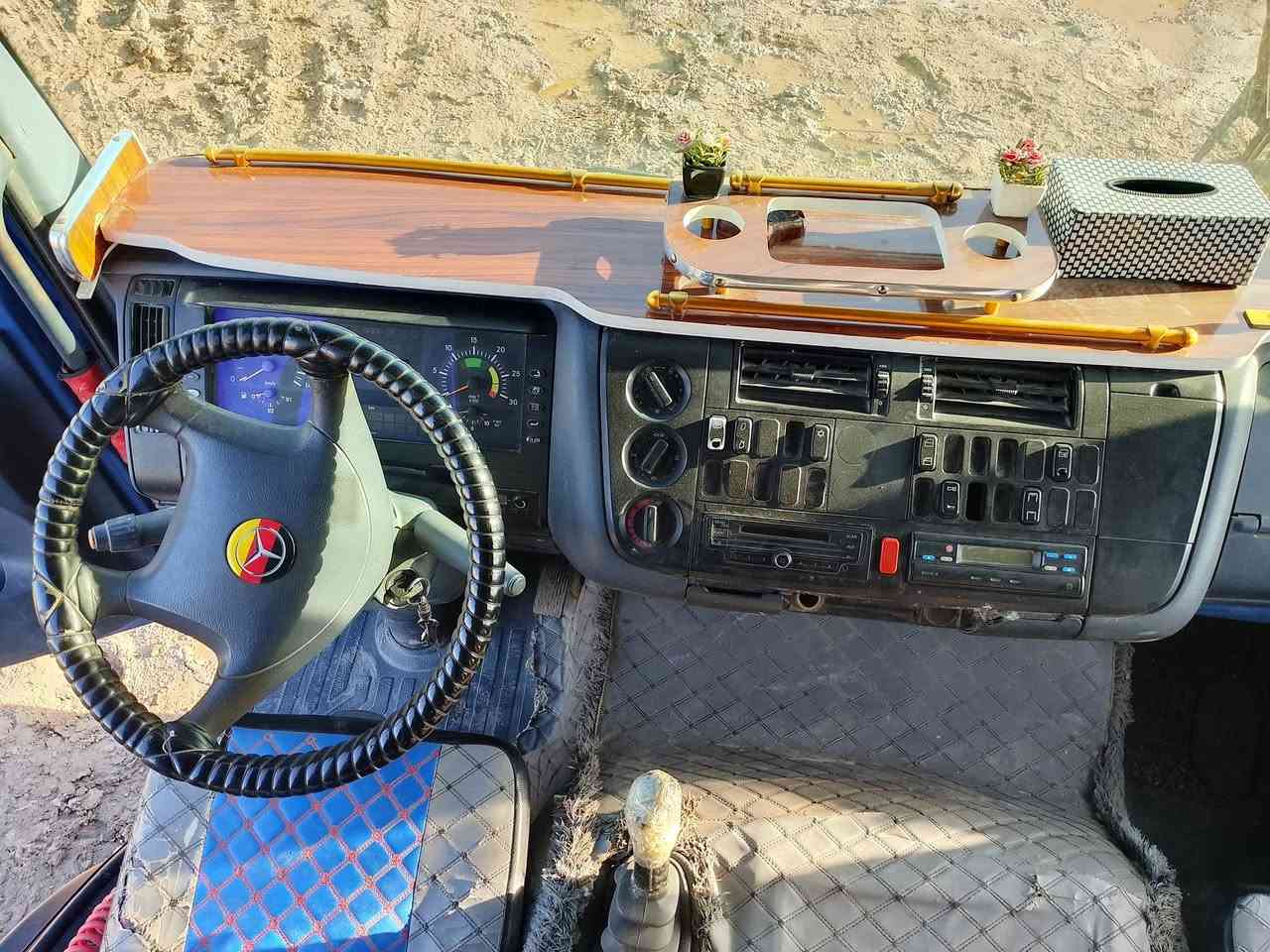 اتيكو 2004لبيع رقم الانبار 8 طن طول 6ونص 8ستدات مكينه 6 ***********
