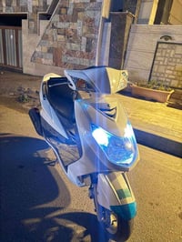 سكنس فحل ياباني ياباني للبيع الدراجه صارله اقل لسبوعين الدراجه اذه بيه...