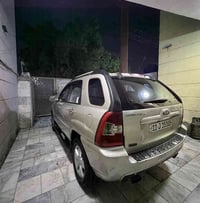 مكلف بلنشر السلام عليكم للبيع سبورتج موديل 2008 لون ذهبي مكينه 6 سندر ...