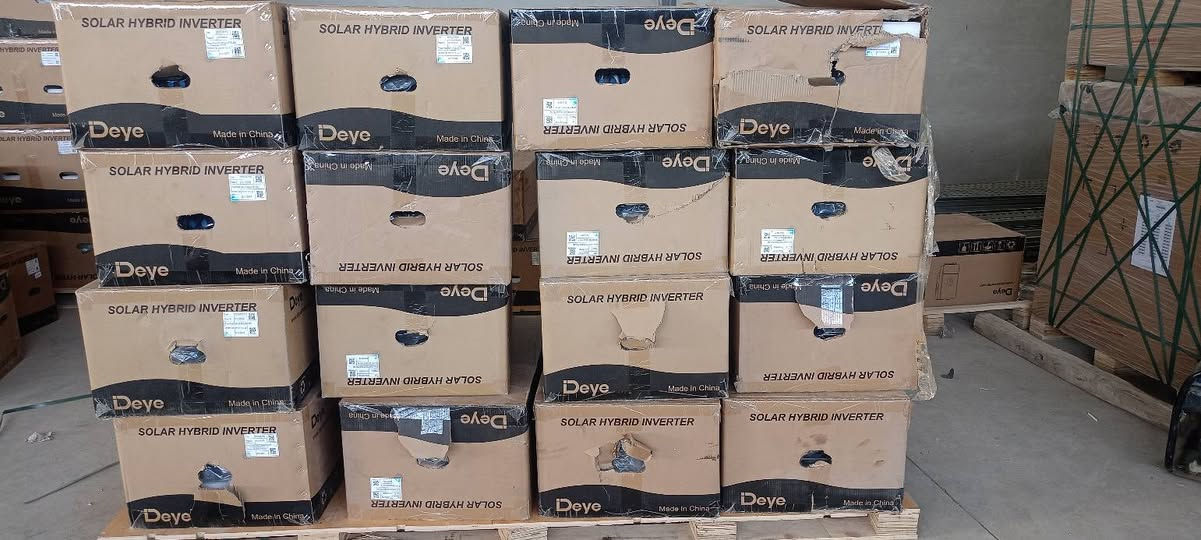 السلام عليكم توفر لدينا انفريتر Deye 12kw و16kw هايبرد ثري فيز جملة ومفرد *********** واتس آب
