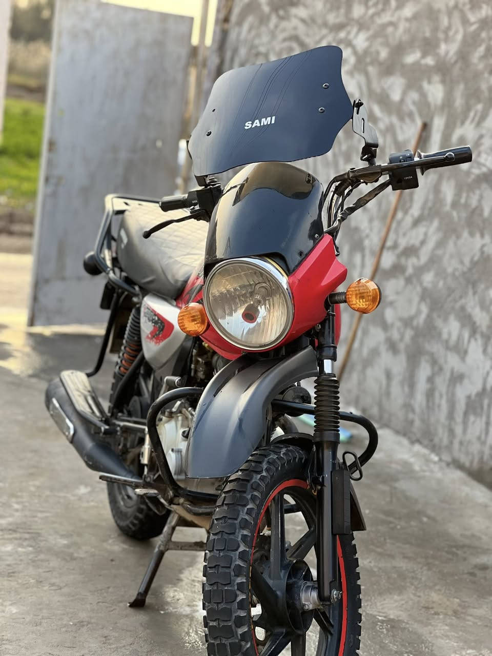 السلام عليكم اخوان دراجه بوكسر موديل ٢١مفتوحه مرة وحدة اوراق اصولي كلشي مناقصها غير دواسات رجل بس ودراجه خير من الله نضيفه كدام عينك ((سعرها ب ١١٠٠ ‼️))وبيها مجال حك الجيه مكاني بغداد الدورة رقمي متواجد واتساب او ع الخط ***********
