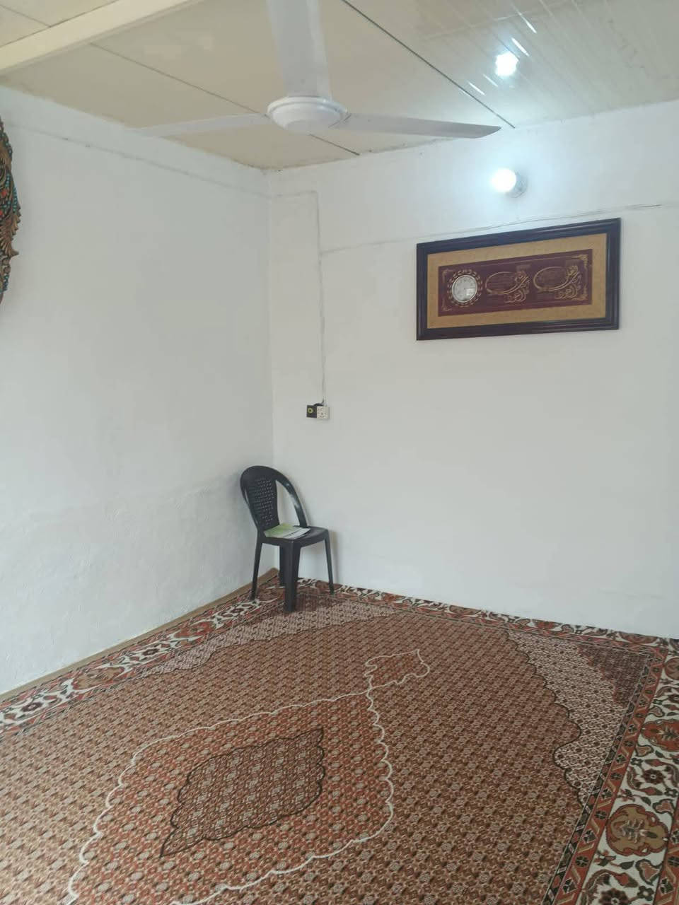 سلام عليكم بيت تجاوز للبيع ماعليه اي اشكال ازاله في جكوك شارع الحسينيه مساحه 200متر
البيت صاير بدايه تجاوز عله شارع يحتوي عله غرفتين نوم وساحه واستقبال وصاله جبيره ومطبخ وصحيات داخليه وخارجيه
للاستفسار خاص او واتساب ***********
