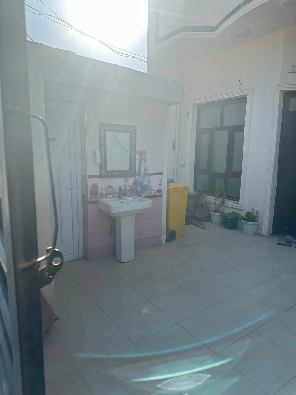 السلام عليكم
بيت للبيع 
ابو غريب ابو منيصير خلف شركة الرائد 
١٥٠متر طابو صرف طابقين جاهز للسكن 
للاستفسار ***********
السعر واتساب @
