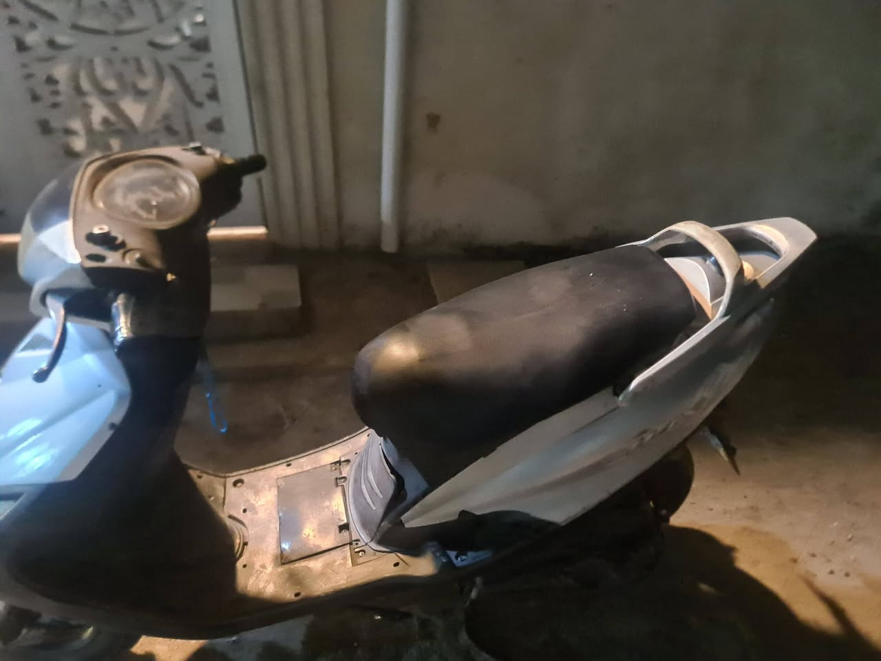 دراجه ماكس ١٤٠كامله حتى أوراقه سعره ٣٥٠ وبيه مجال مكاني بياع شرطه الرابعه وهاذا رقمي  ***********
