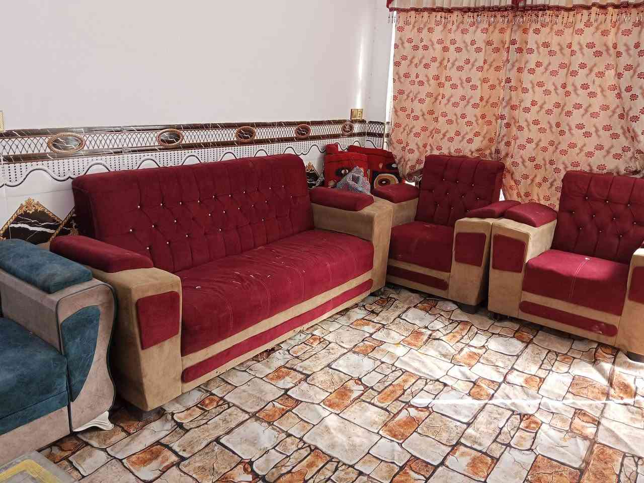 تخم عدد 2 نضيفات سعر الواحد 200 وبي مجال اي ستفسار خاص او ع هذا الرقم ***********
