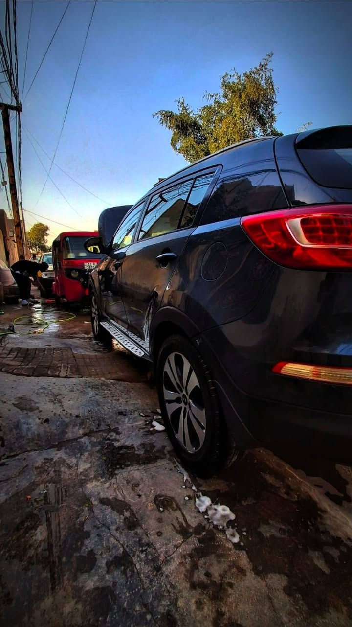 السلام عليكم كيا سبورتج موديل 2014 بغداد بااسمي تحويل ثاني يوم  السعر 12500دولار عنوان مدينةالصدر منطقة الحميديه رقم الهاتف  ***********
