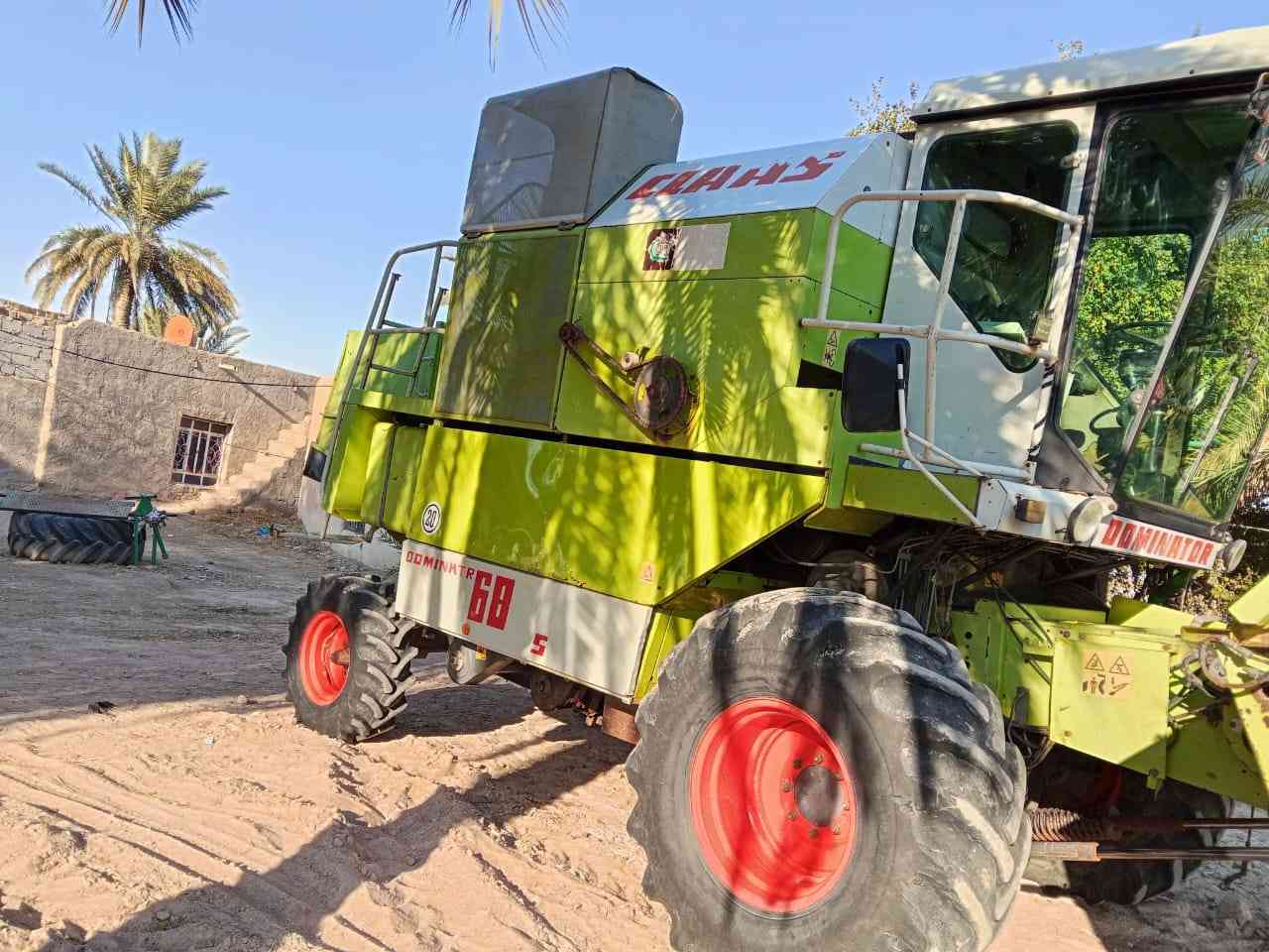 السلام عليكم ورحمة الله حاصده للبيع ٢٠٠٣ بريمه نفخ محرك جديد مكاني نجف للأستفسار ***********
