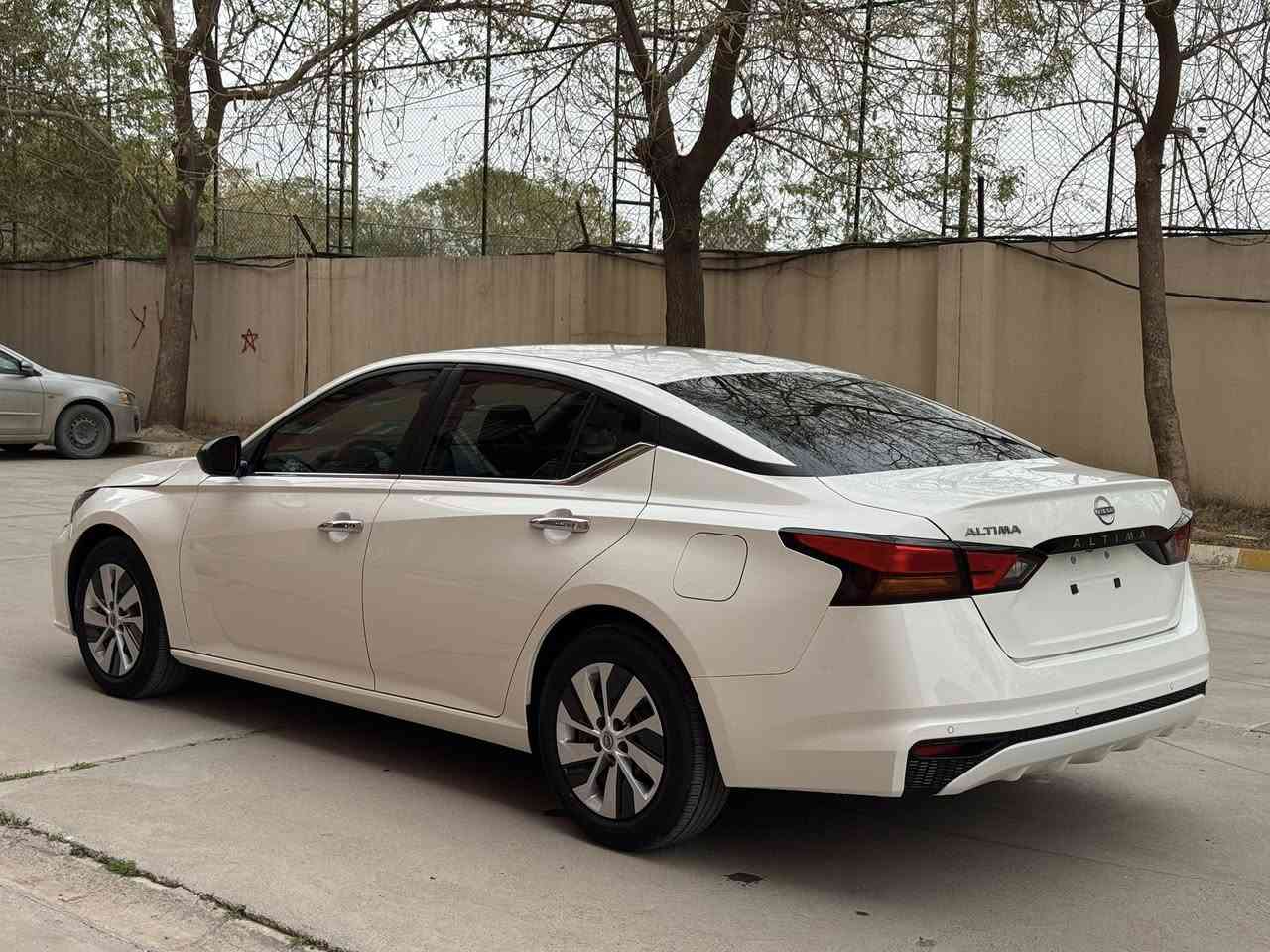 نيسان التيما ٢٠٢٥ 
شاشه جبيره كامره خلفية
رادار ٣٦٠ 
نقطه عمياء ( مواصفات مبينه ) 
مشي فقط ٦ الاف سياره جديد بالباكيت
رقم كاتي، يترقم محافضات الشمالية( وياه ٣ شهر للترقيم ) و عقد شركة اول تسجيل يطلع بأسمك 
ضربه كلش بسيطه بدون دواخل بدون شاصي بدون تبديل قطع و بدون ارباك 
رقم الشاصي : 1N4BL4BV7SN311064
والسونار موجود منشره . 
والسعر : ١٦٨ ورقه
عنوان : قضاء كلار 
رقم التليفون : ***********
