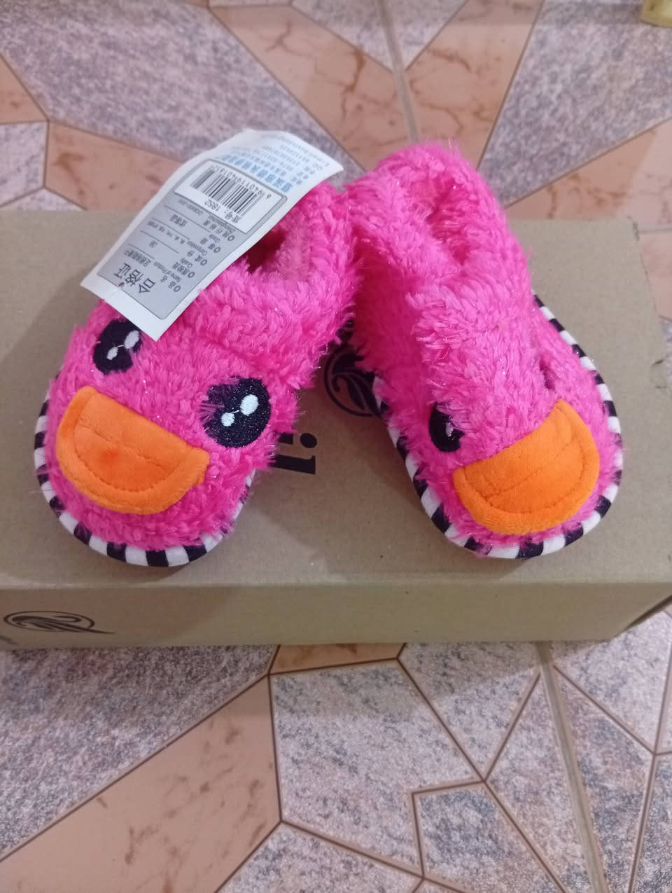 احذية اطفال كلش حلوة متوفرة كل لحجام
***********
