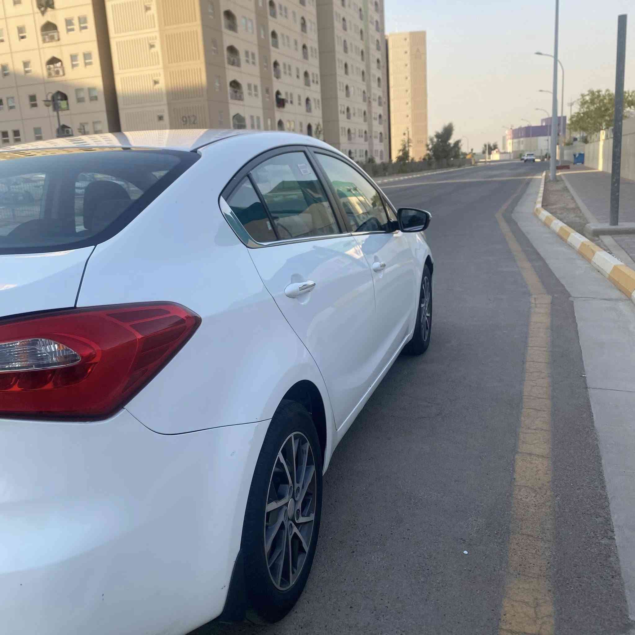 كيا سيراتو 14 فول عدا البصمة

مكفولة بدون صبغ بيها بارد بسيط جدا 
***********
