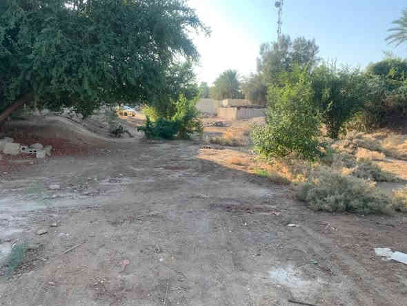 بيت للبيع  مساحة 250م مع 800م مساحه على مدار البيت للاستفسار 
***********
