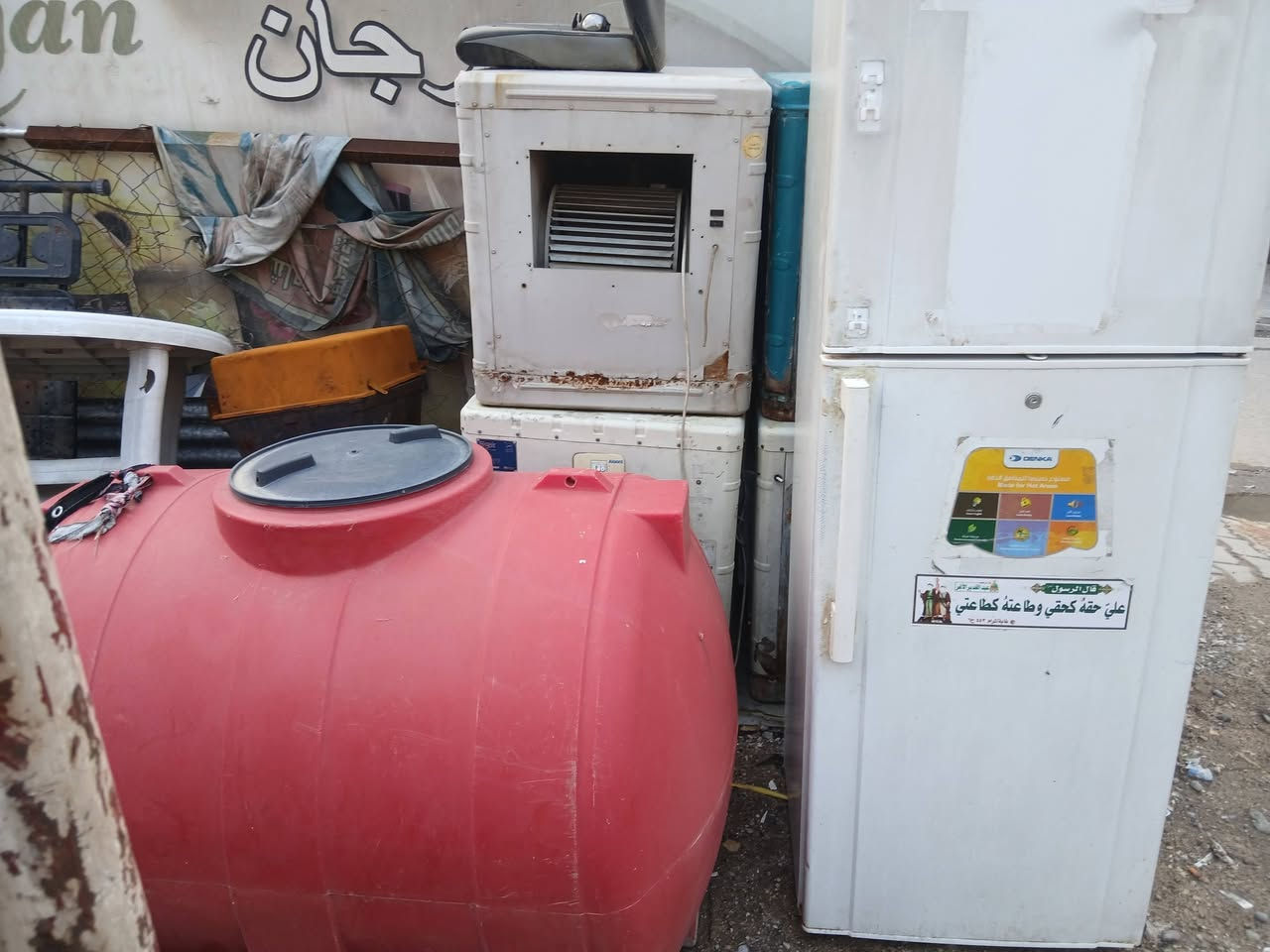 اغراض مستعمله للبيع كل حاجه بسعر العنوان بغداد حي نصر قرب المعارض ***********
