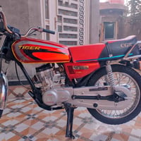 دراجه للبيع للتواصل على الرقم 07854666123