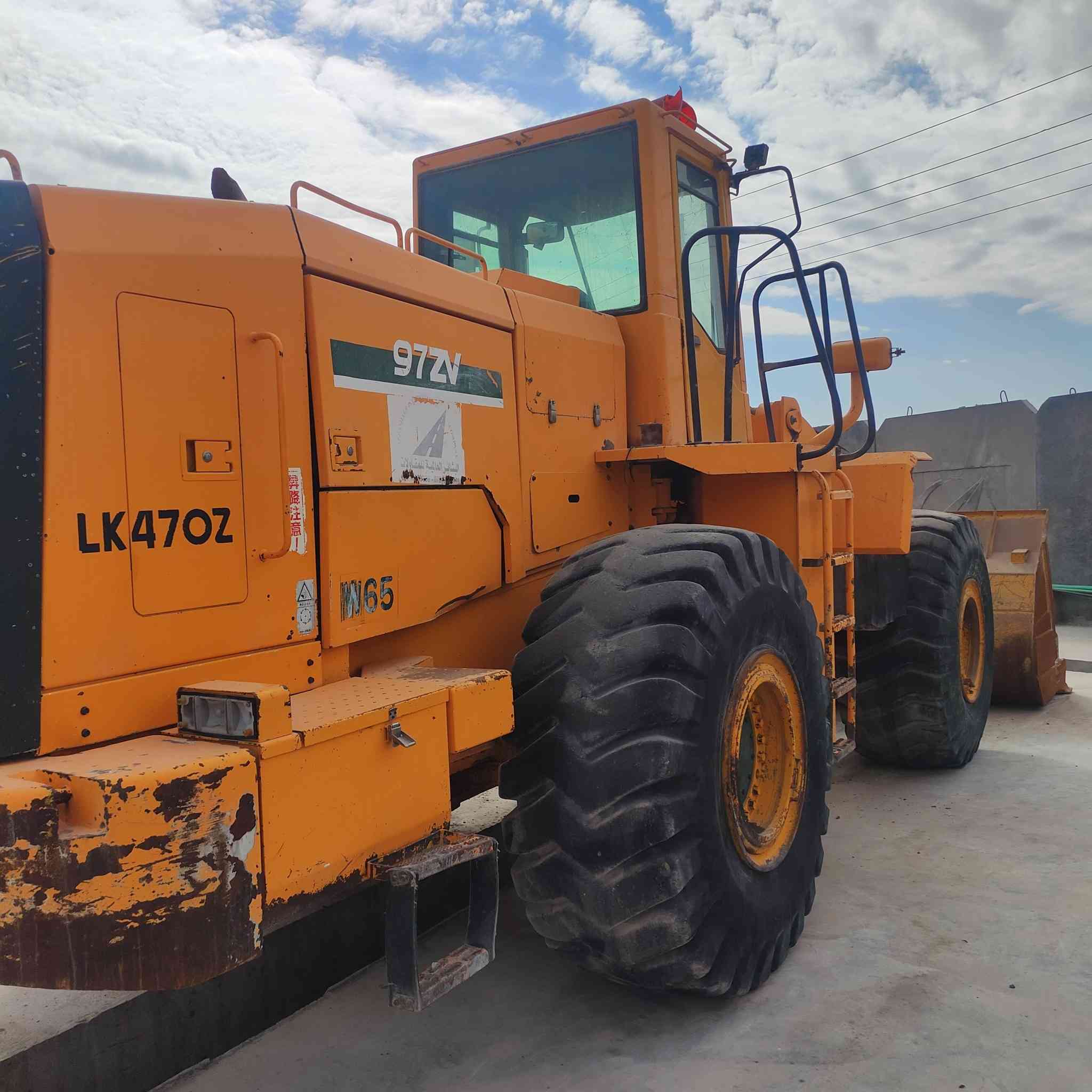 سلام عليكم 
شفل كاوسكي وارد ياباني حجم ٩٧ موديل ١٩٩٦ ارقام وسنويه بصره تحويل 
محرك انكجتر مشتغله المكينه ٤٣ الف ساعه 
بيها ضعف بالكير فقط  بس شغاله ماناقصها شي 
مكاني البصرة /***********
