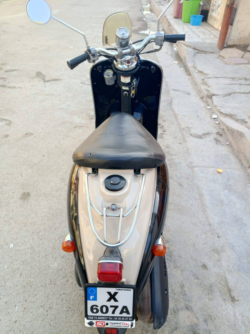 السلام عليكم دراجه كلاسك عبد الحليم سرعه 60 
مال رمبه كفاله *********** 
مكان بغداد 
السعر 550 بيه مجال
