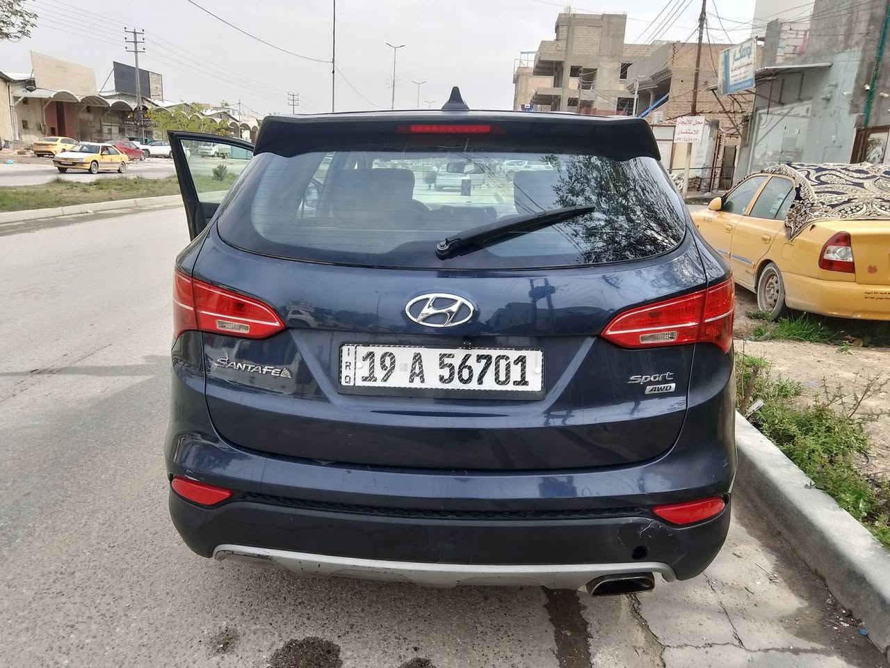 السلام عليكم سياره سنتافي موديل 2016 وارد امريكي حادثه من امريكا ثلاث قطع شاملغ وبيبن محرك كير تبريد حداديه كفاله سعر السياره 128 وبيها مجال بسيط العنوان كربلاء ورقم الهاتف***********
