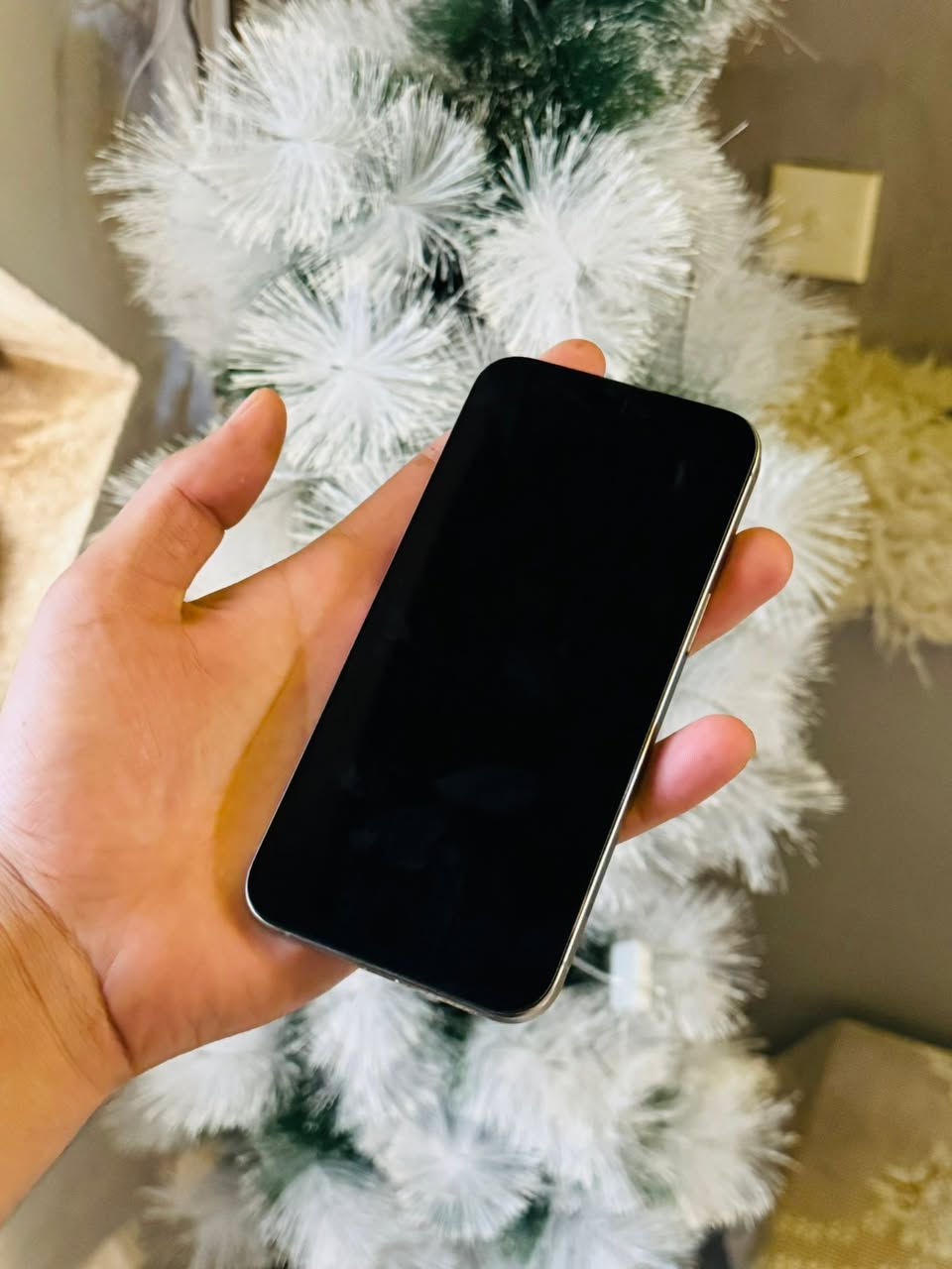 iPhone 15 pro max
ذاكره عاليه 512 
بطاريه 100 
نموذج m
جهاز مبدل شاشه نوعيه ممتازه 
كله شغال بدون خلل شرط 
سعره 625 الف 
***********
