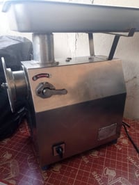 اغراض مطعم للبيع مثرامه لحم حجم 32 بسعر 475 الف خلاط حمص 8 لتر 300 الف...