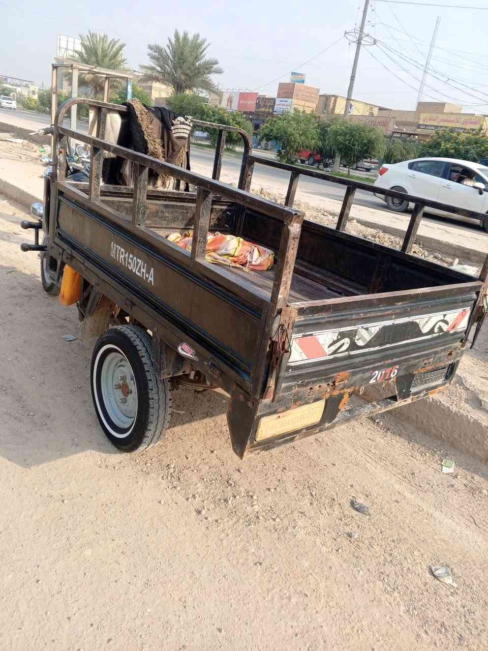 سلام عليكم ستوته للبيع نضيفه ومكفوله كفاله عامه اوراق جبرين مديل 16 محرك جديد اكسن مقفل تايرات خطه دبلات جدد ستوته متعوب عليه مكان نجف مداور من وكيل سعر مليون650 وبيه مجال  رجائن لحد يكسر بل سعر  ***********
