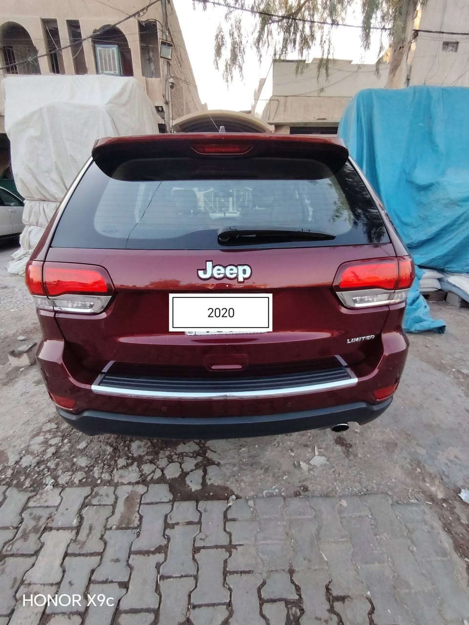 سلام عليكم جيب امريكي موديل2020 رقم بغداد باسمي فول مواصفات فىة ليمتد سعر 210 مكان بغداد ***********
