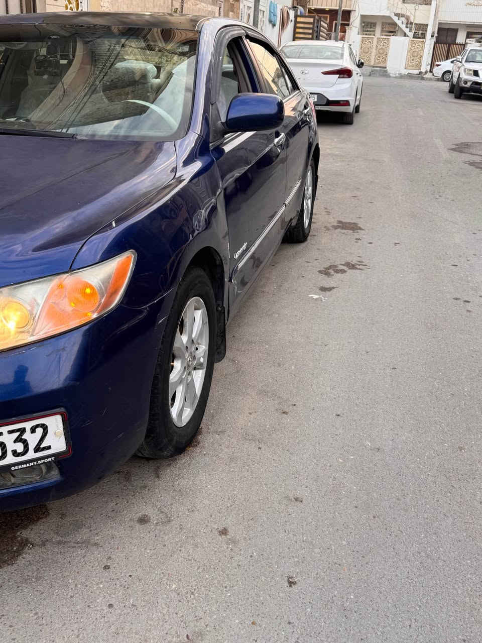 السلام عليكم كامري موديل 2007 وارد امريكي حادثها بامريكا  جاملغ وباب السكن  
والقطع المصبوغه خمس قطع يعني البابتين الاماميه والجاملغات الاماميه والبنيد 
سعرها 85 وبيها مجال والسياره الصندوق معزول والكاعيه مال غرفه ممعزوله 
مكانها بغداد حي الجهاد قرب مجمع النسيم 
*********** بغداد, العراق
