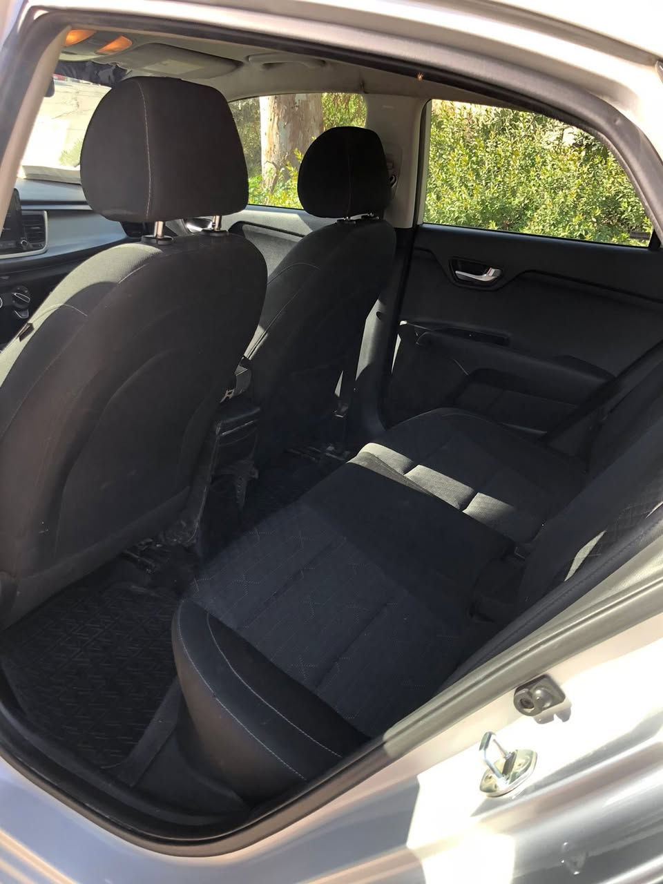 السلام عليكم
كيا ريو 2022
ماشية 71 الف 
السعر 119$ 
محرك 16دوش
مواصفات نص فول
السيارة ما بيها ولا قطعة مبدلة ليبل واحد
تفاصيل الضرر مالها چاملغ خلفي واقل من ربع البوند بامريكا وهنا صار بيها  ضربة خفيفة بالباب خلف السايق
الصبغ بيها بس چاملغ خلفي اليمين صبغ كامل وحافة البوند واقل من شبر بباب خلف السايق مبين مقلم بالكارت
حتى الكتلوك والعدة مال شركة موجودين بيها
للأتصال: ***********
واتس: ***********
