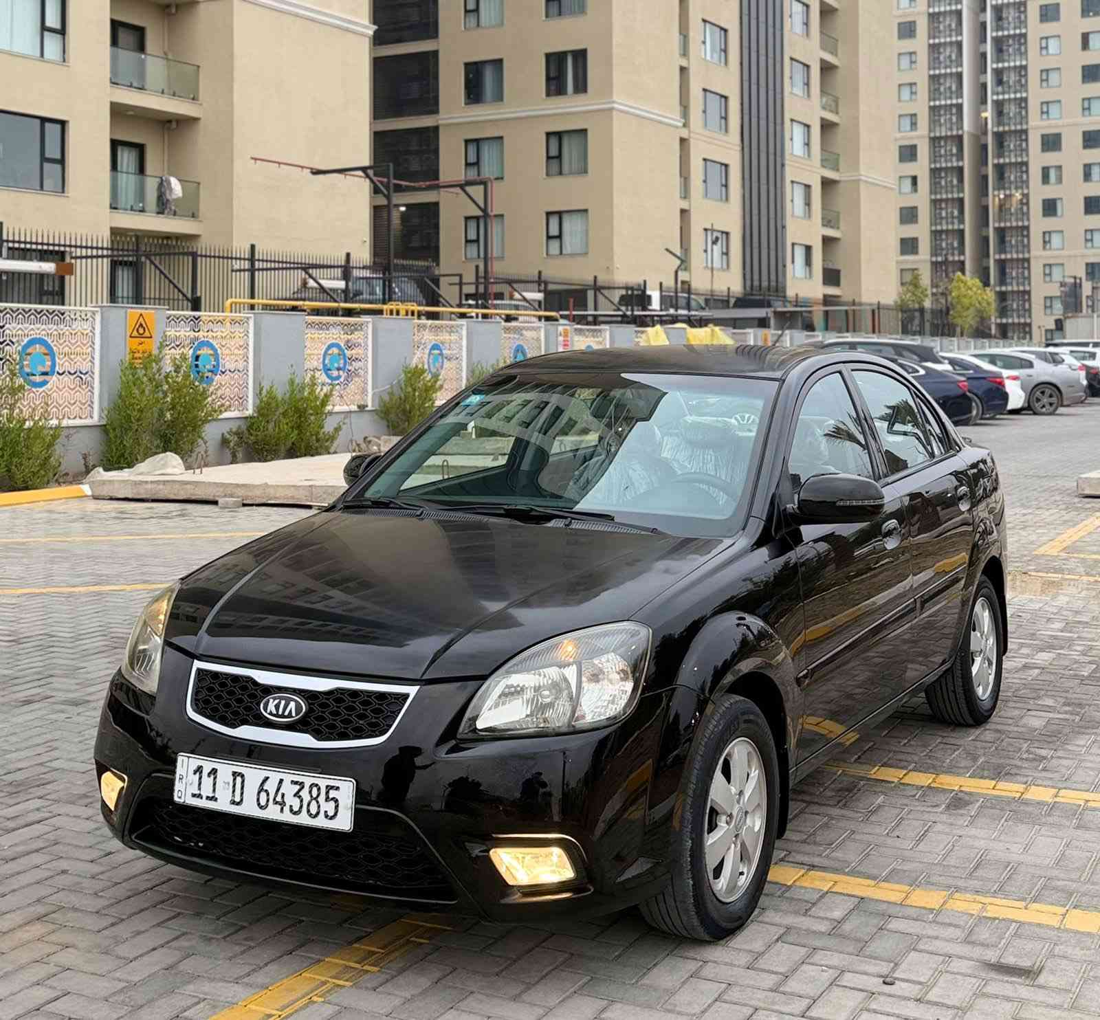 السلام عليكم
كيا ريو موديل 2011 خليجي فول مواصفات عدى الفتحى 
ماشية 98 ألف حقيقي شرط الفحص
رقم بغداد أنكليزي جديد 
أشارات مرايه
خمس تكيات وكامرة وشاشة
كير مكينة حداديه كهربائيات جديده
سياره على أيد وحده استخدامها
سيارة كلش جديده ونظيفة جدا 
مكفولة كفالة عامة من كلشي من الضربة والصبغ والتبديل حتى الدعاميات مكفولة 
سيارة على وضع الشركة والوكالة 
السعر 98 وبيها مجال بسيط  
ما اخصم سعر بالتلفون
كل شي بنظافته وسعره 
مكاني بغداد حي الجهاد  
للأستفسار 
***********
