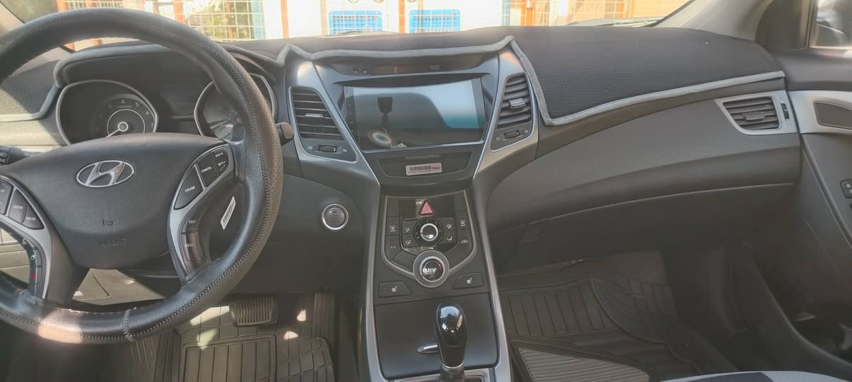 السلام عليكم
النترا 2016 لون رصاصي فول مواصفات 
وارد أمريكي 
كلين بدون حادث
فتحة
بصمة
كشن تبريد
اشاير بالمري 
شاشة اندرويد كامرة
تحكم استيرن
تخم تاير جديدة
محرك دوش 1800 
ويل جديد صدر امامي جديد صيانة كاملة للمحرك 
ارضيه مغلف جلد كشنات مغلف
السيارة تقرير غرق من الخلف موجود مع الصور التقرير غرق من الخلف
رقم بغداد الجديد شرط التحويل
مكان السياره بغداد زيونة ***********
السعر 115 ورقة وبيهة مجال لشراي
