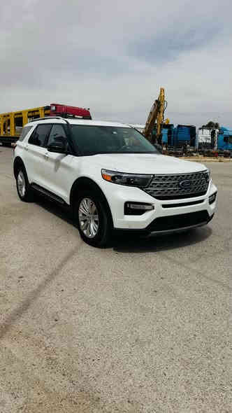 السلام عليكم الوحش الامريكي 
📌Ford Explorer 2023 Limited📌

⚙️حجم المحرك 4 سلندر توربو(2.3L)

♂️عداد المسافة 7000 mile

🔷عدد المقاعد (7) راكب 
تقرير مياه شغاله بامريكا 
♦️المواصفات :

بصمة تشغيل
بصمة ابواب
تشغيل عن بعد (Remote Start)
فتحة سقف بانوراما
صندوق شفط كهربائي 
كشنات جلد
كشنات تدفئة+تبريد 
كشن خلفي منفصل
مرايات جانبي كهربائي شفط 
استيرن تدفئة
سستم سماعات Bang&Olefsen
رادار أمامي(تحديد مسار)
رادار جانبي (نقاط عمياء)
رادار خلفي(تحذير من الاصطدام)
حساسات خلفية+ كاميرا
كير ماوس
اوتو هولد Auto hold
أوتو ستارت Auto start
أوتو ستوب Auto Stop
هاند بريك بصمة
تبريد مركزي 
شاشة كبيرة لمس 
Apple Car Play
Android Auto
تحكم وضعيات القيادة (Drive Modes)
مانع انزلاق+ABS
تحكمات استيرن
 الاتصال 
***********
مرقم بغداد
