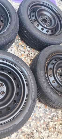 السلام عليكم 
للبيع 
تخم ويل حجم 16 بلادي مال كورلا موديل 24  أمريكي مع تخم تاير صيني درجه اولى إنتاج 24 استخدام قليل نضيف 
السعر 200 
الاتصال ع الرقم ***********
