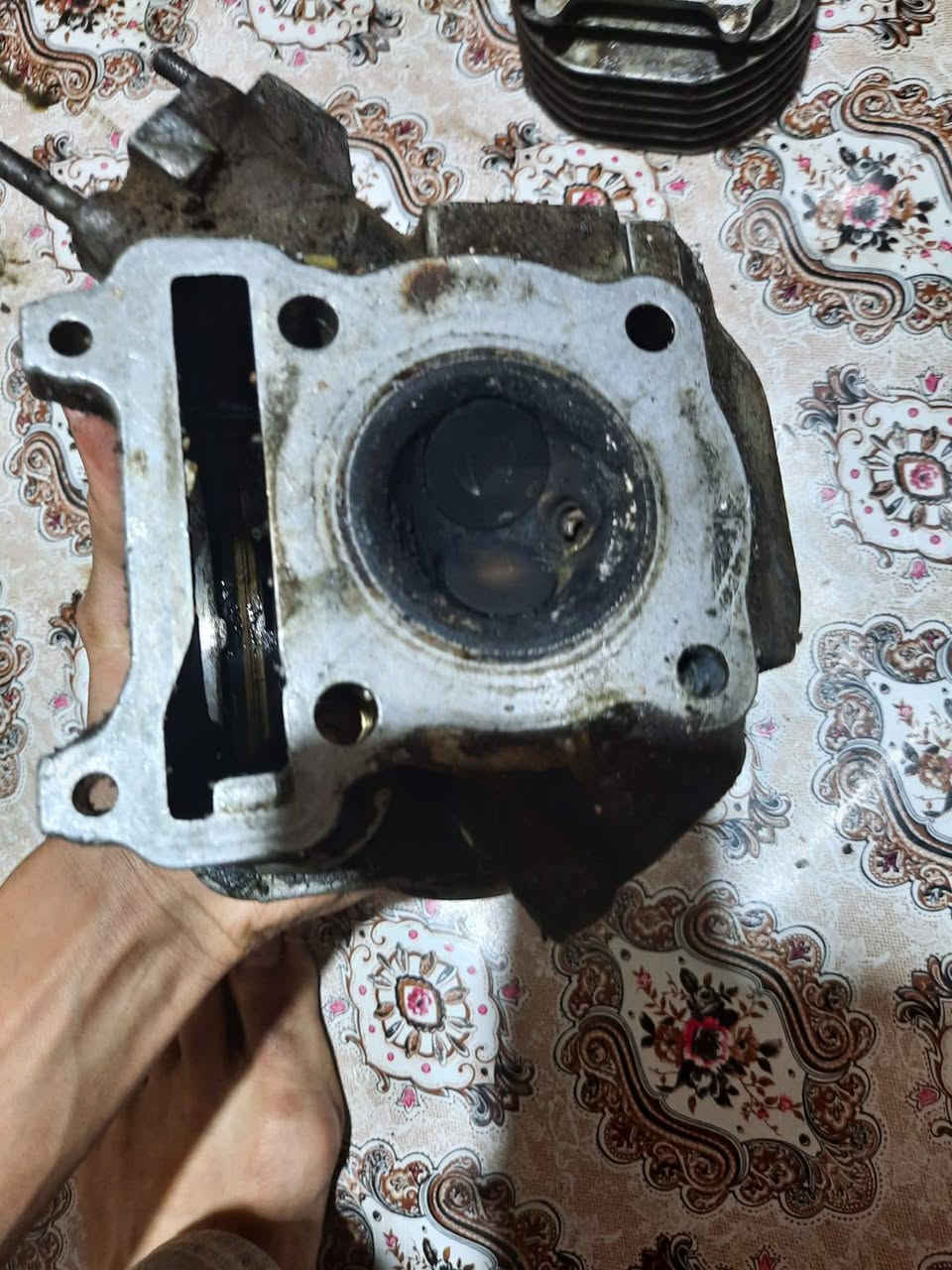 سلام عليكم غراض ماكس للبيع مكينه +شيال + كرنك +زنجيل + اكسل كله مابيه شي
و كور مابيه شي بس  يرادله قلاوز
*********** مراسله واتس فقط
